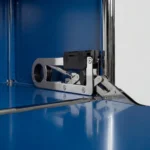 Gentian Blue 2 USM Haller shelving unit in Gentian Blue – detail view