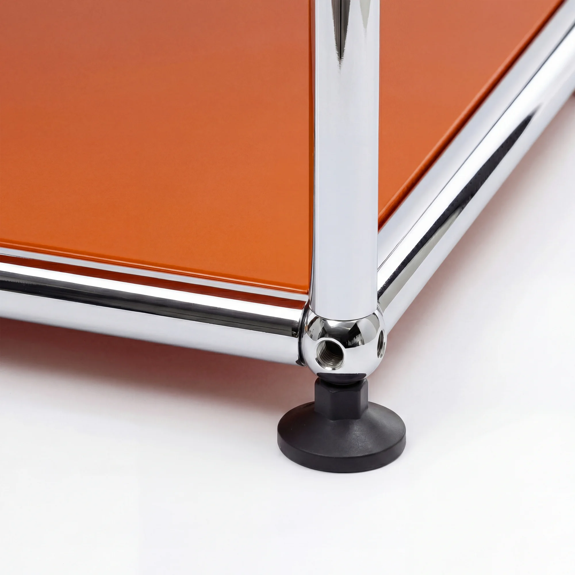 Pure Orange 7 USM Haller storage system in Pure Orange – styled setup