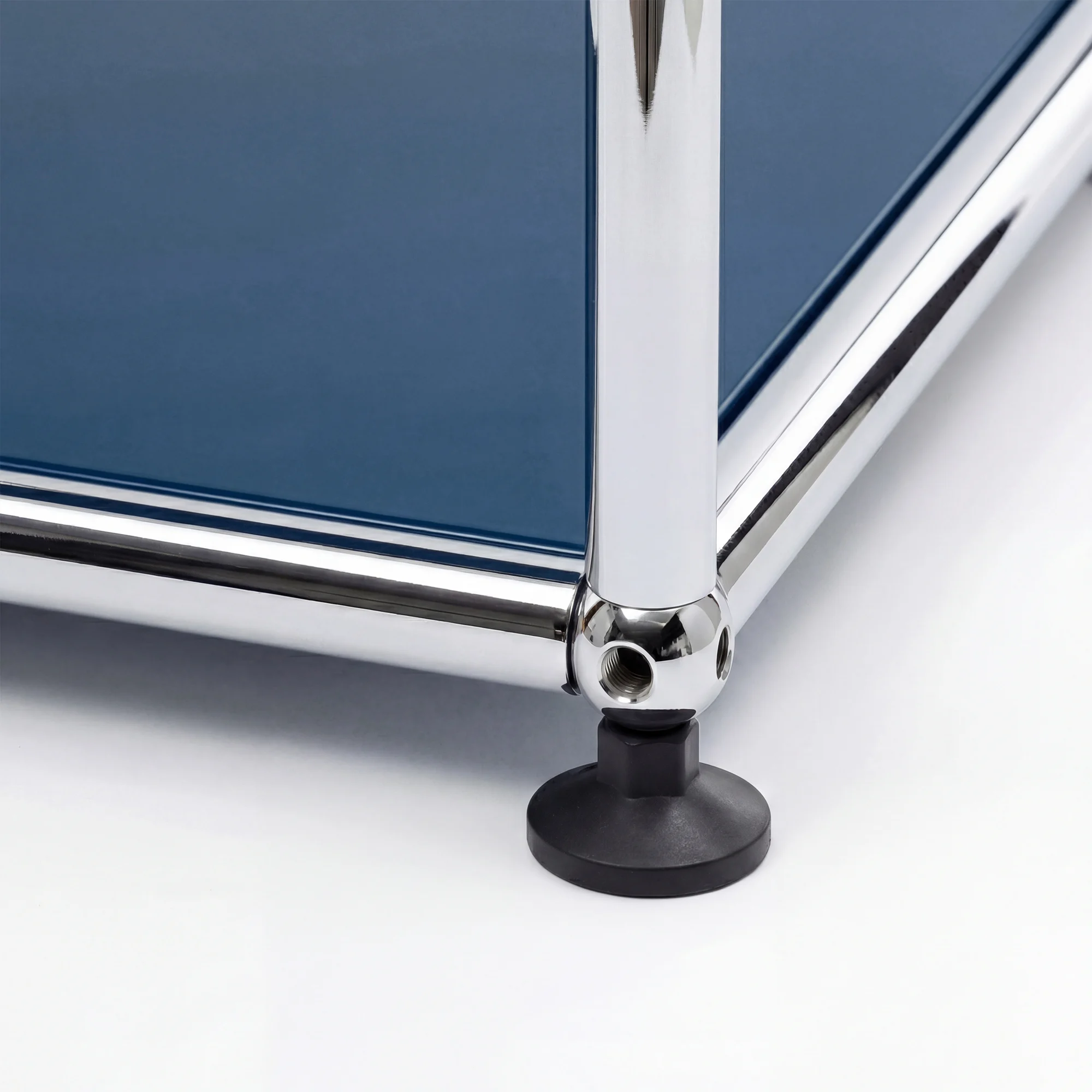 USM Haller storage system in Steel Blue – styled setup